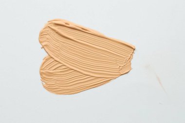 Beyaz arkaplanda temel örneği, üst görünüm