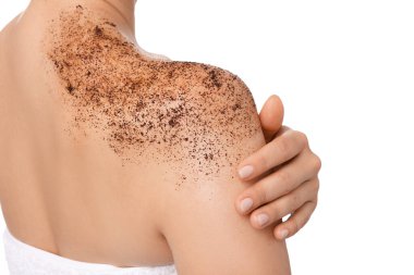 Omuzlarına beyaz arka plan ve arka plan üzerine vücut masajı yapan kadın.