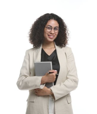 Beyaz arka planda not defteri ve kalemi olan profesyonel psikolog.