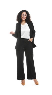 Beyaz arka planda profesyonel psikolog portresi