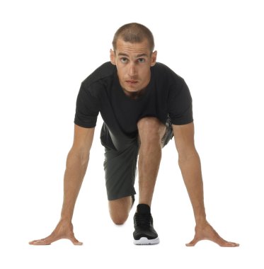 Beyaz arkaplanda başlangıç konumunda çalışan