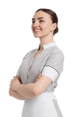 Beyaz arka planda mutlu oda hizmetçisinin portresi