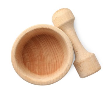 Kabuklu ahşap havan topu beyaz üzerine izole, üst manzara