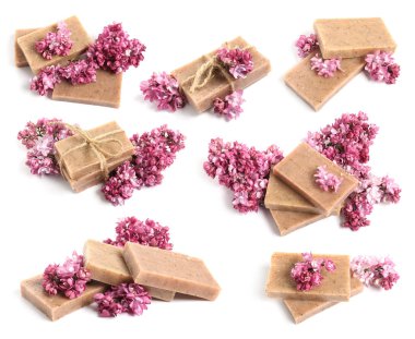 Sabun çubukları ve beyaza izole edilmiş aromatik leylak çiçekleri, kolaj