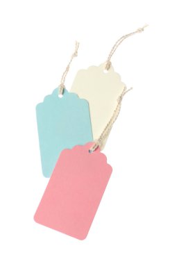 Beyaz üzerine izole edilmiş dizgileri olan farklı boş etiketler