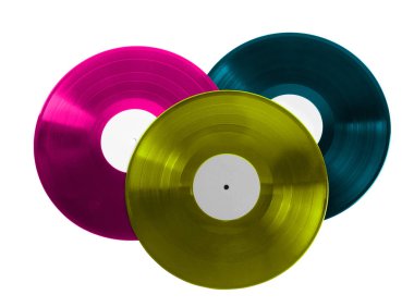 Beyaz arkaplanda üç renkli vinil plak
