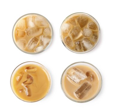 Farklı bardaklarda buzlu kahve, beyaz sette izole edilmiş. Üst görünüm