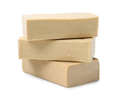 Beyazın üzerinde izole edilmiş sabunlar. Kişisel hijyen ürünleri