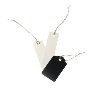 Beyaz üzerine izole edilmiş dizgileri olan farklı boş etiketler