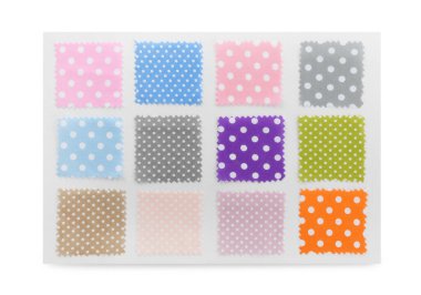 Puantiyeli kumaş örnekleri beyaz, üst görünümde izole