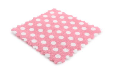 Beyaz üzerinde benekli pembe kumaş örneği.