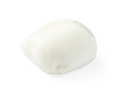 Lezzetli mozzarella peynir topu beyaza izole edilmiş.