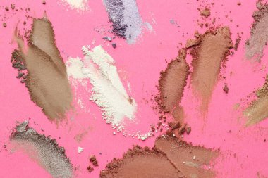 Pembe arka planda farklı göz farı lekeleri, düz yatış