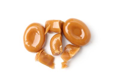 Beyaz manzaralı, tatlı karamel şekerler.