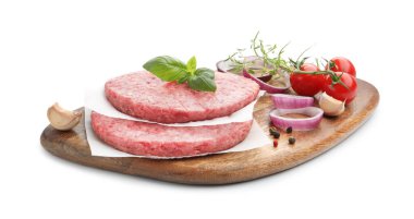 Hamburger, domates ve baharatlar için taze çiğ köfte.