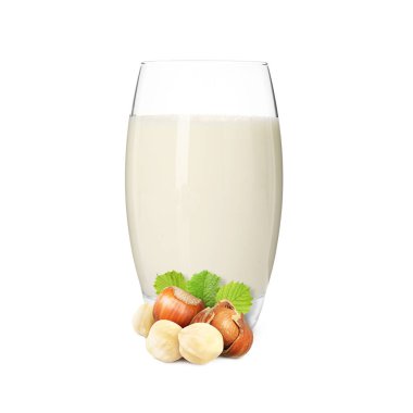 Bardakta fındık sütü ve beyaz fındıklı.