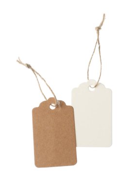 Beyaz üzerinde izole edilmiş dizgileri olan boş etiketler