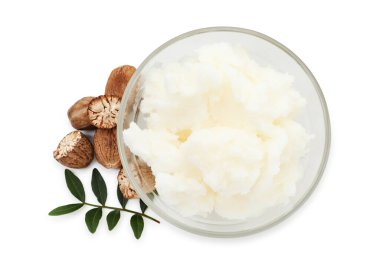 Doğal Shea yağı beyaza izole edilmiş, üst manzara
