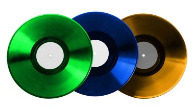 Beyaz arkaplanda üç renkli vinil plak