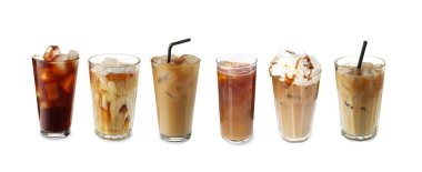 Farklı bardaklarda buzlu kahve içecekler, beyaz, set.