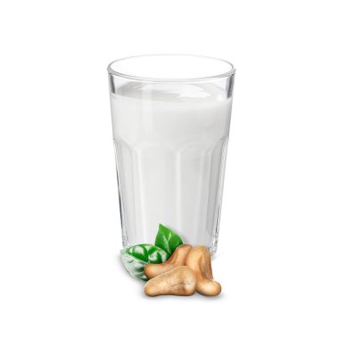 Beyaz bardakta fındık sütü ve beyaz fındıklı.