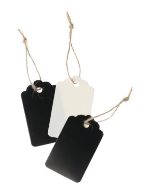 Beyaz üzerine izole edilmiş dizgileri olan farklı boş etiketler