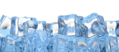 Beyaz arkaplanda berrak buz küpleri