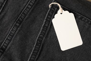 Siyah kotlu karton etiket, üst görünüm