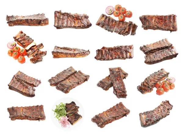 Beyaz arka planda nefis ızgara kaburgalar, kolaj.