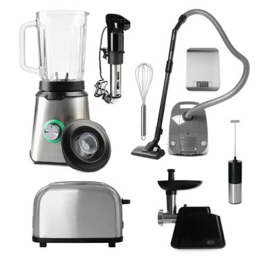 Farklı ev aletleri beyaz sette izole edilmiş.