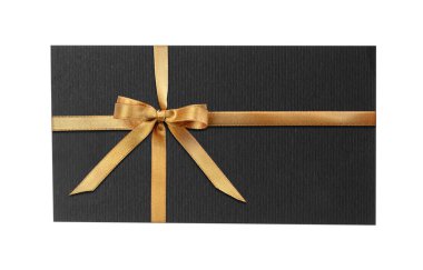 Beyaz arka planda altın fiyonklu siyah hediye kartı.