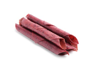 Beyaz arka planda lezzetli meyve ruloları