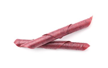 Beyaz arka planda nefis meyve dürümleri, üst manzara.