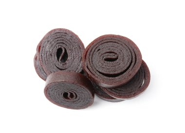 Beyaz arka planda nefis meyve dürümleri, üst manzara.