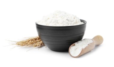 Buğday unu ve çiviler beyaza izole edilmiş.