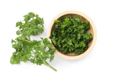 Kasede taze maydanoz, beyazda izole, üst manzara