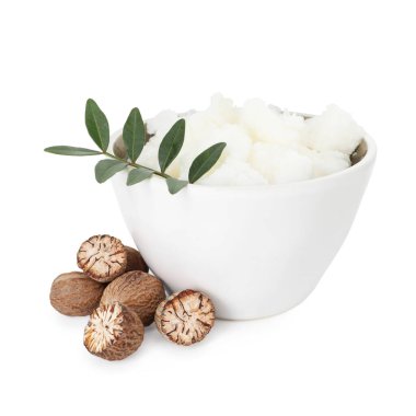 Beyaz tenceredeki doğal Shea yağı.