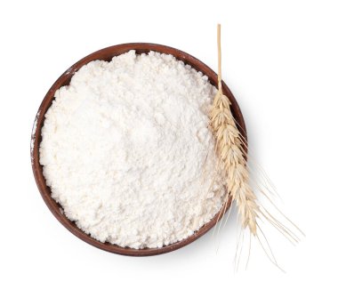 Kasede buğday unu ve beyaz arka planda sivri uçlu, üst görünüm