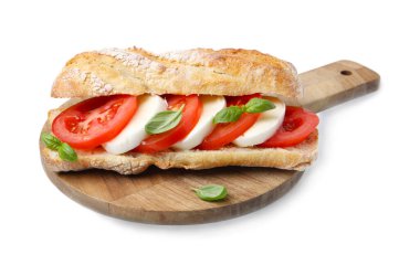 Beyaz peynirli, domatesli ve fesleğenli lezzetli sandviç.