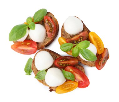 Mozarella peynirli, domatesli ve fesleğenli lezzetli sandviçler.