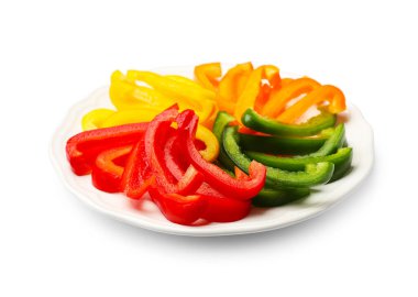 Beyaz renkte kesilmiş dolmalık biberler.