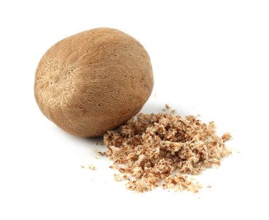 Bütün hindistan cevizi ve toz beyaza izole edilmiş.