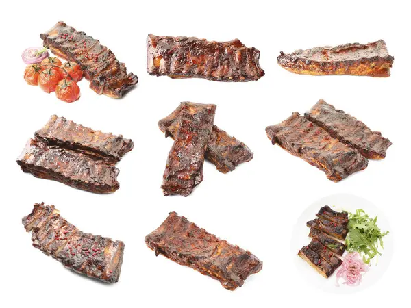 Beyaz arka planda nefis ızgara kaburgalar, kolaj.