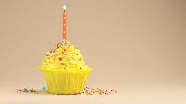 Kekin içinde yanan mum ve bej arka planda serpiştirme, metin için boşluk