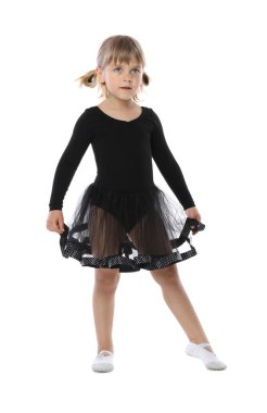 sevimli küçük kız beyaz arka plan üzerinde dans