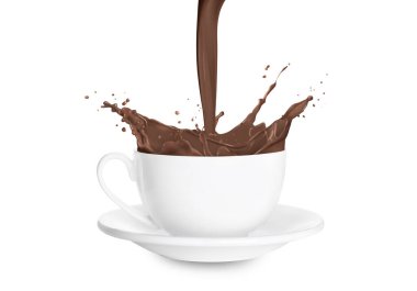 Beyaz arka planda lezzetli çikolatalı sütü fincana döküyorum. Su sıçratıyorum.