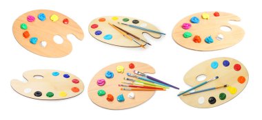 Beyaz renkte izole edilmiş odun paletler ve fırçalar, kolaj.