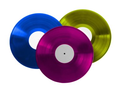 Beyaz arkaplanda üç renkli vinil plak