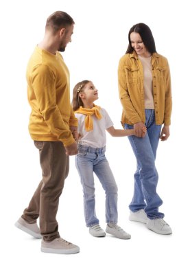 Mutlu ebeveynler ve kızları beyaz arka planda