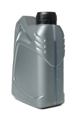 Plastik kaptaki motor yağı beyaza izole edilmiş.